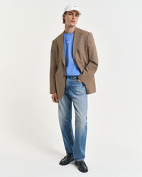 T-shirt com grafismo pequeno