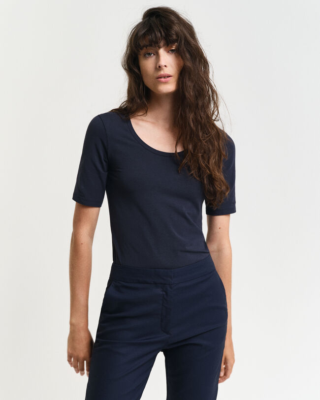 Camisola com decote redondo profundo