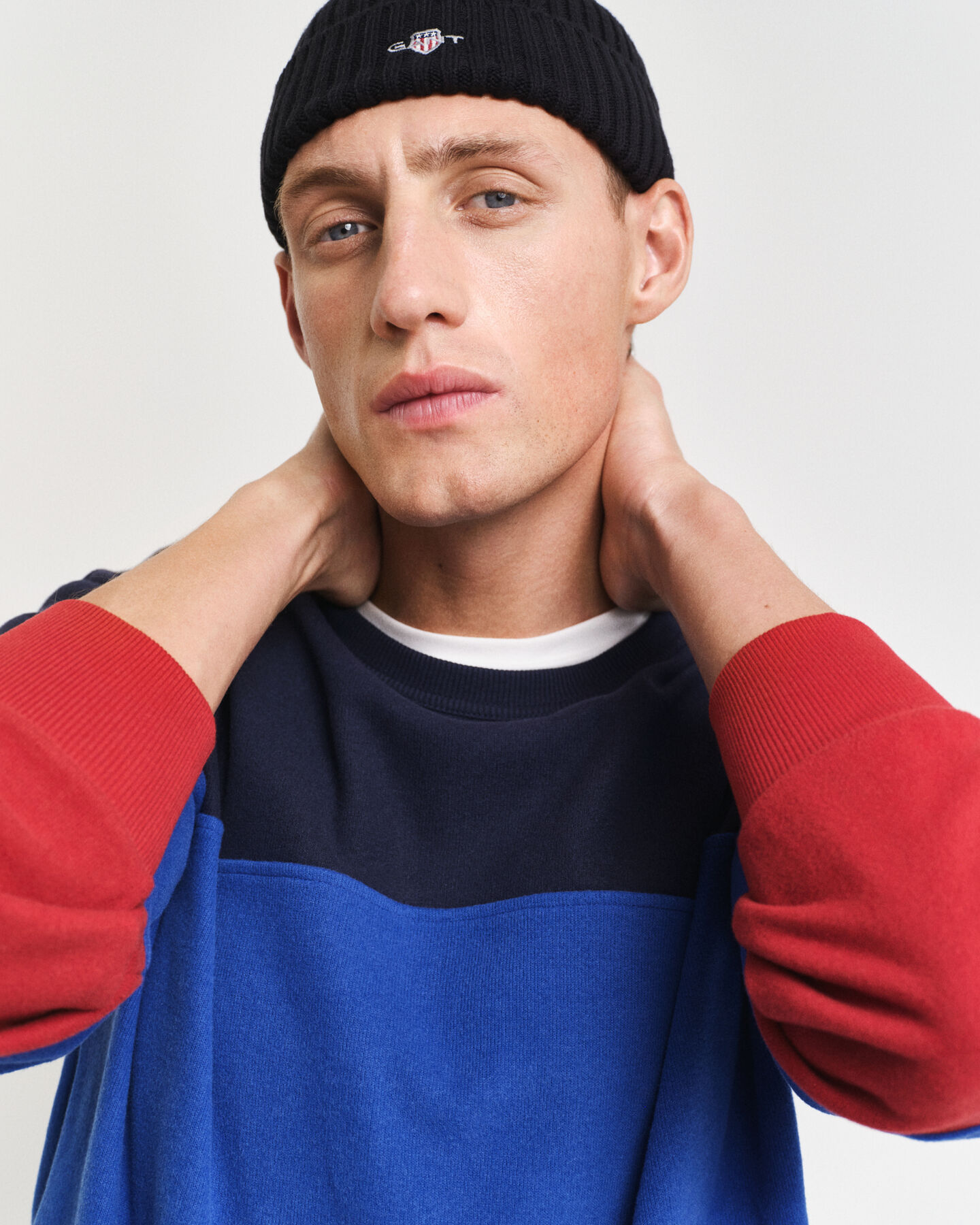 Sweatshirt com decote redondo e bloco de cor