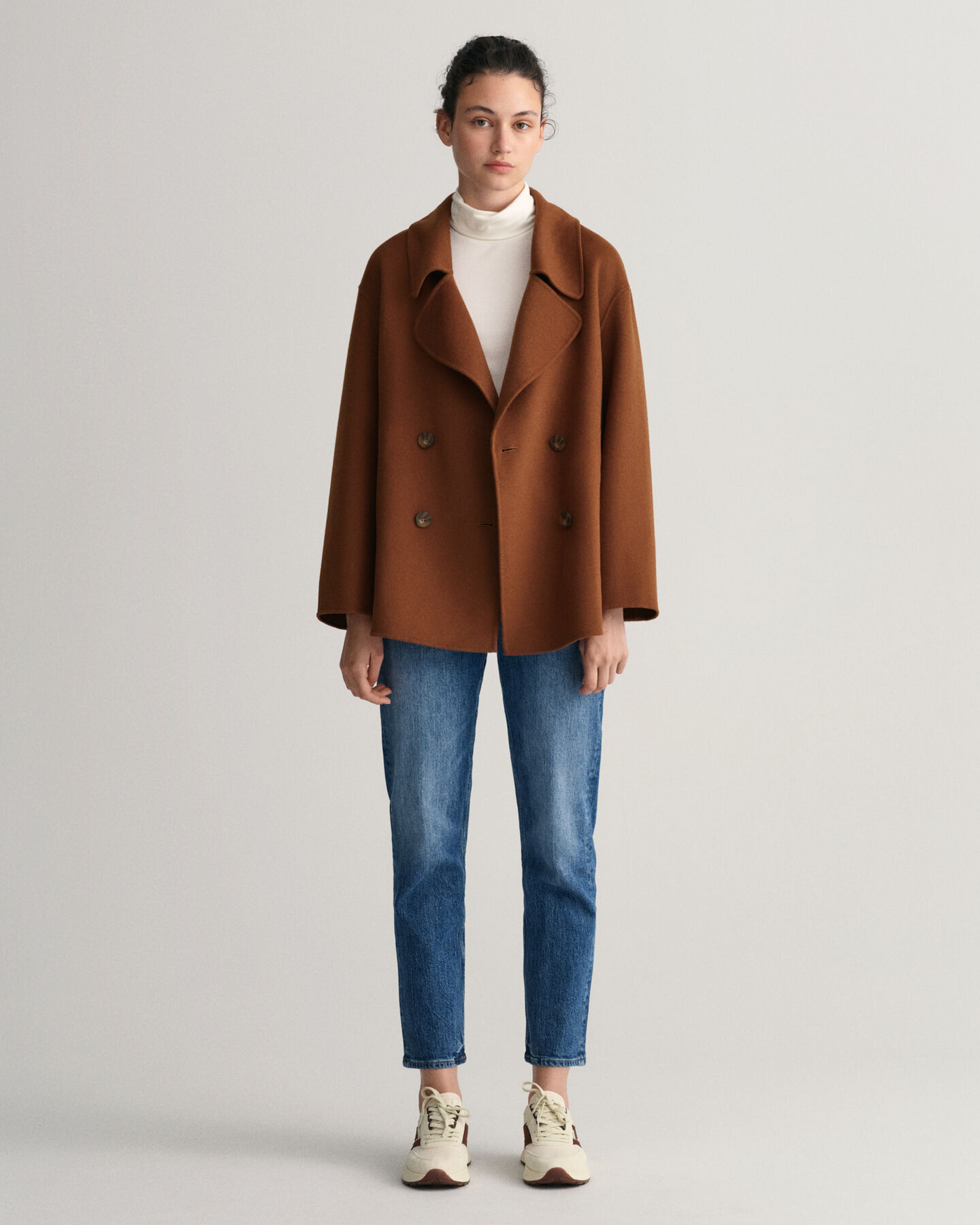 Casaco de marinheiro cosido &agrave; m&atilde;o