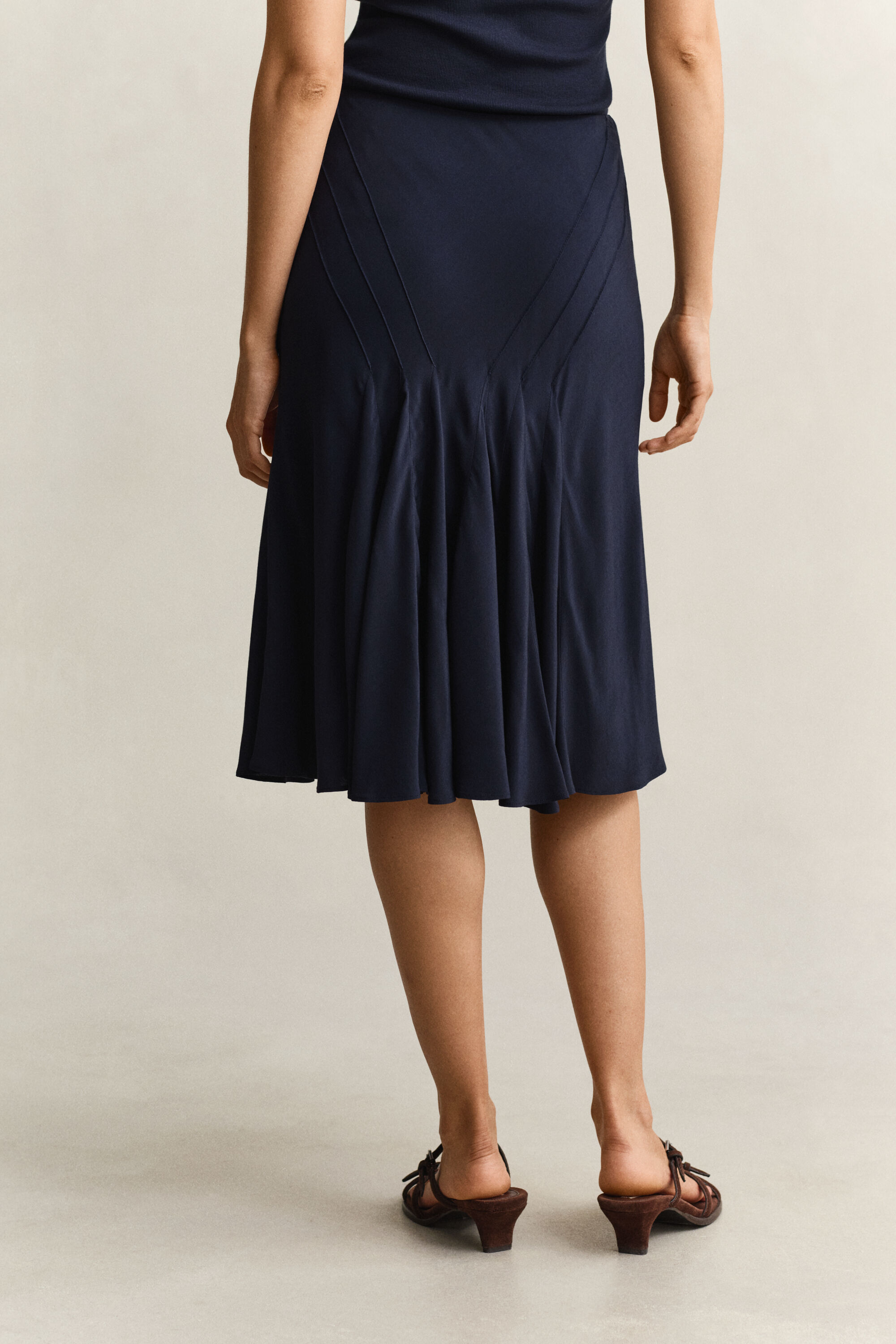 Saia rodada com corte enviesado