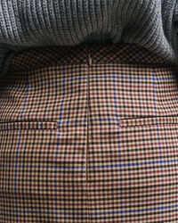 Saia l&aacute;pis com padr&atilde;o de xadrez