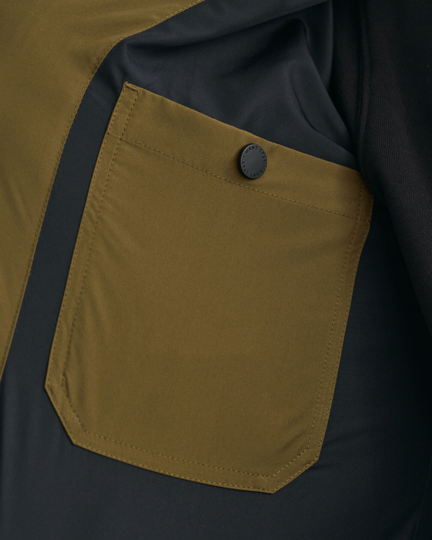 Blus&atilde;o acolchoado com canais