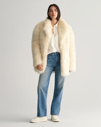 Sobretudo em pelo falso