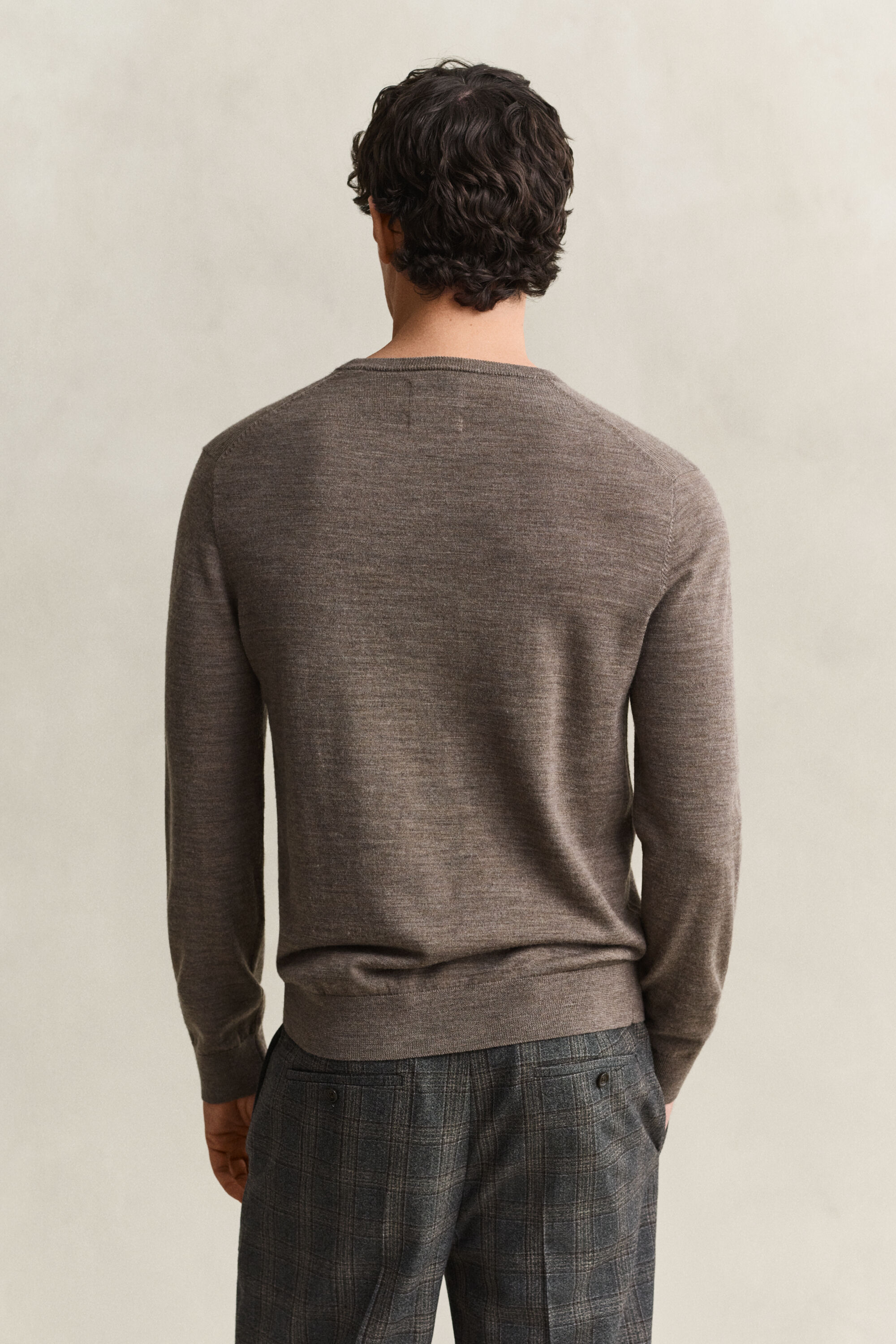 Camisola de malha com decote redondo em lã de merino