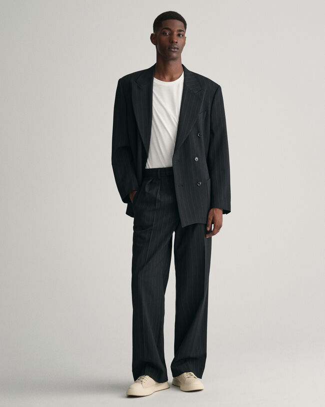 Calças de fato com padrão Pinstripe e pregas