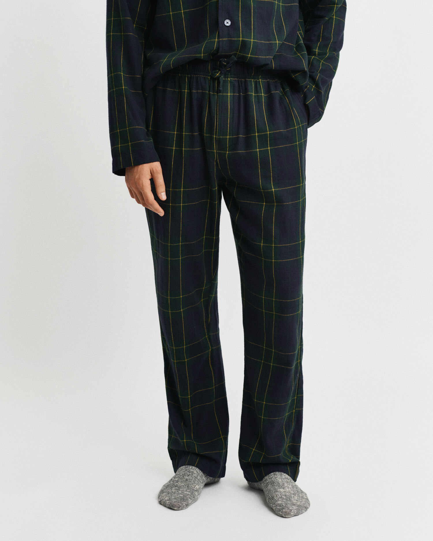 Caixa de presente com pijama em flanela com padrão de xadrez