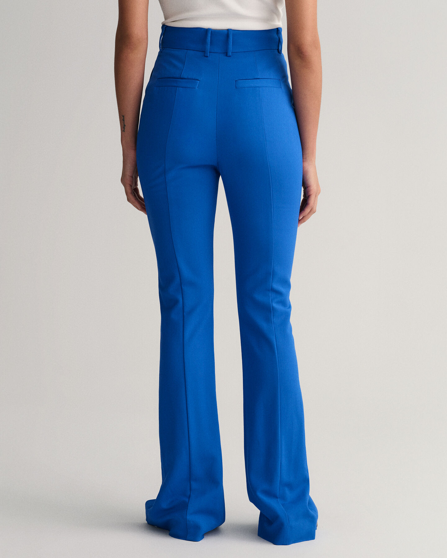 Calças de fato com perna a direito