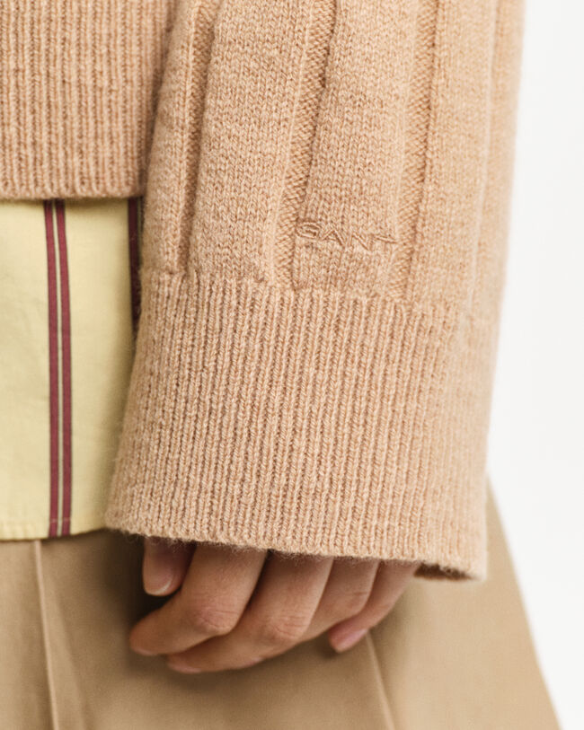 Pullover com decote em V em lã com canelado largo