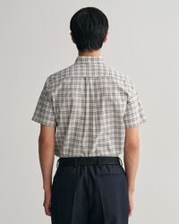 Camisa de manga curta em popelina com padr&atilde;o de xadrez micro corte normal