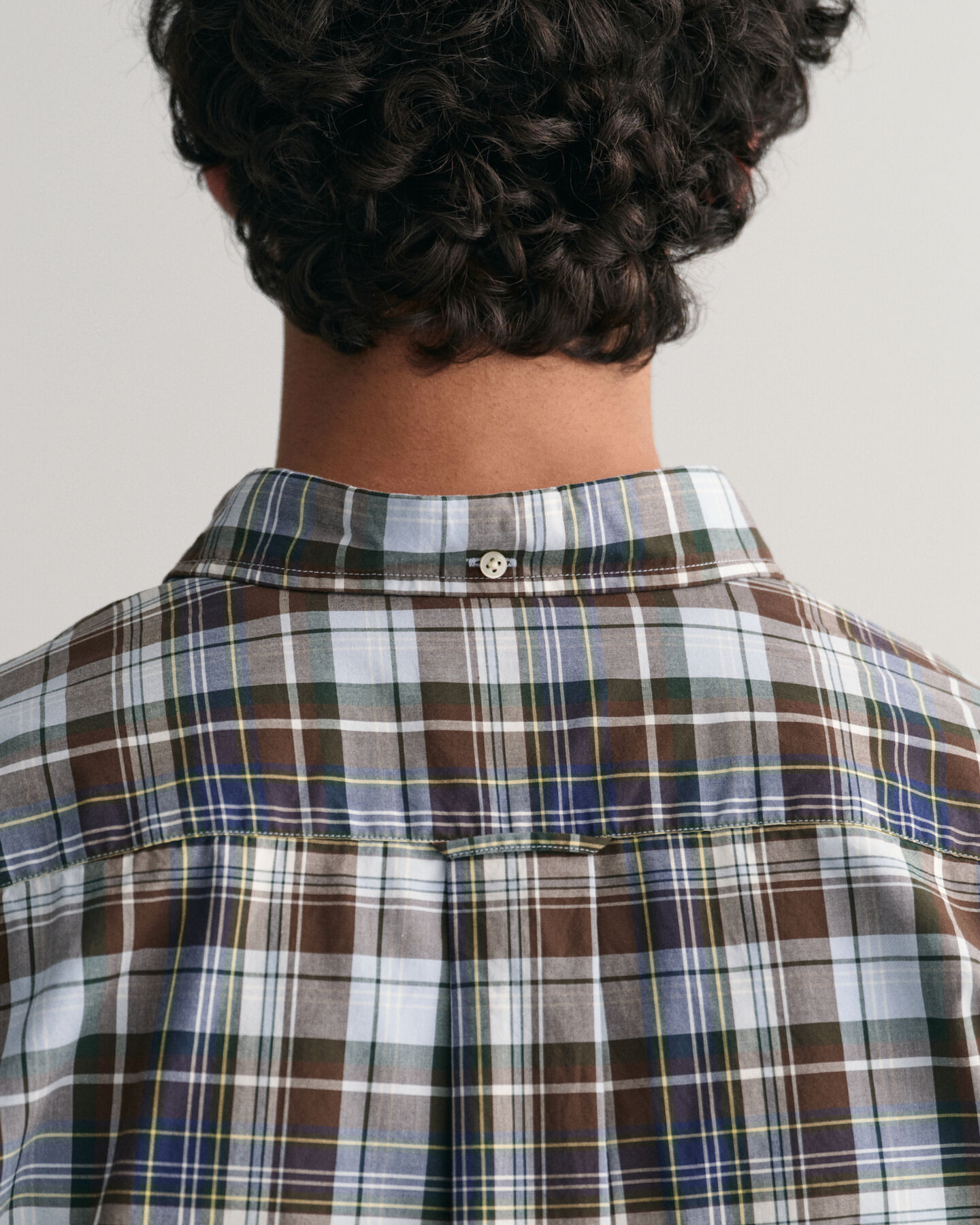 Camisa em popelina com padr&atilde;o axadrezado m&eacute;dio regular fit