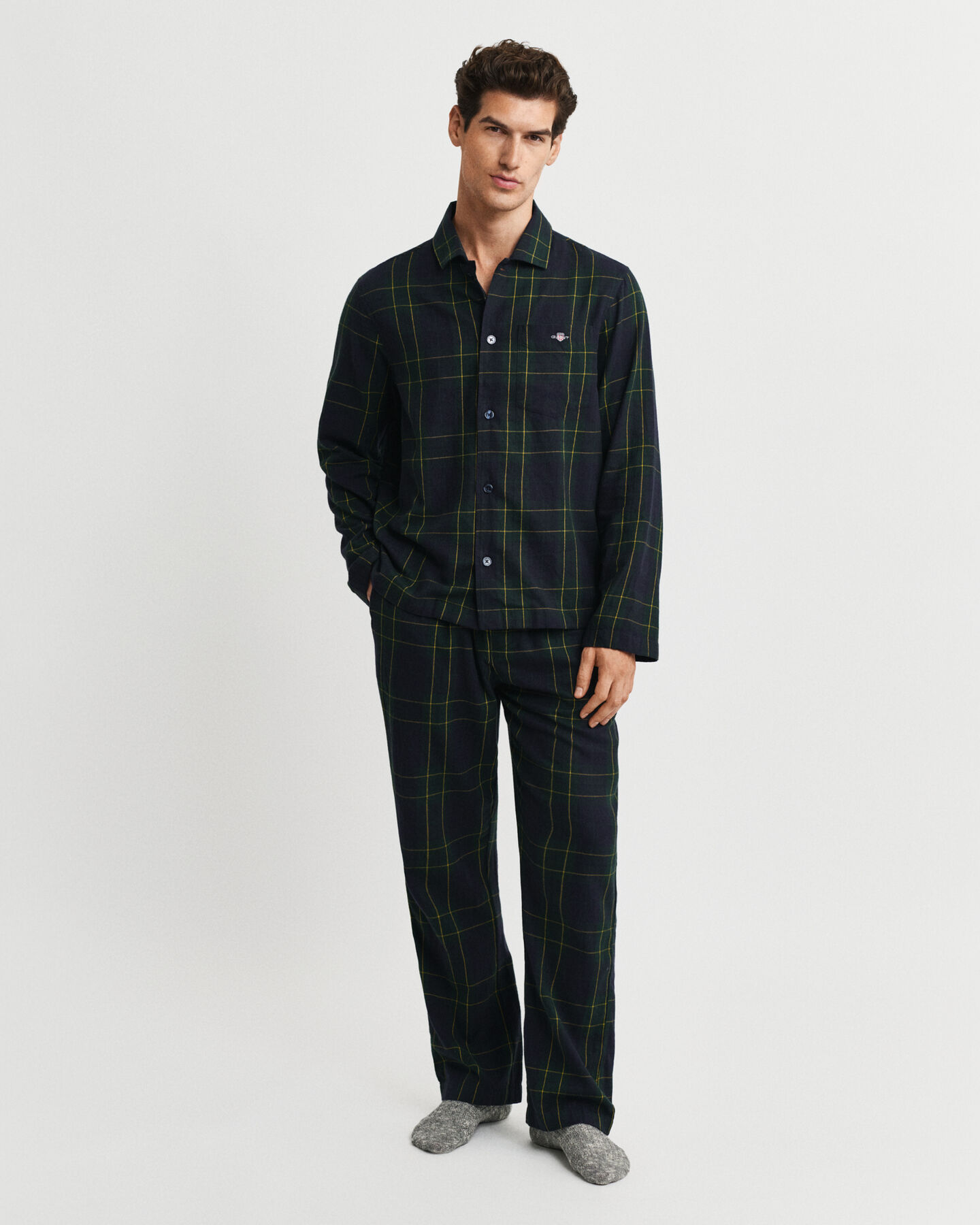 Caixa de presente com pijama em flanela com padrão de xadrez