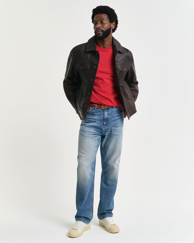 T-shirt com bordado em relevo