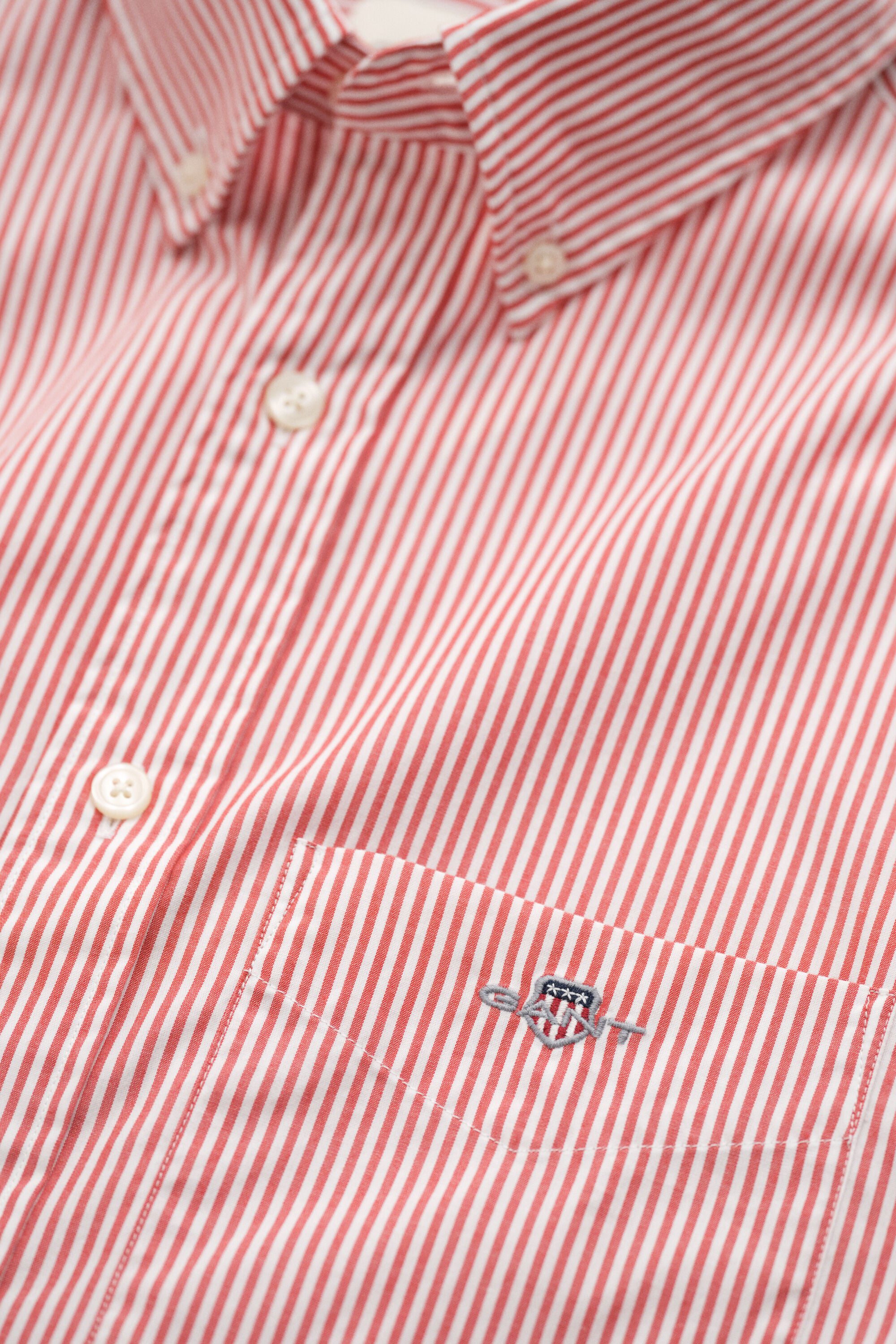 Camisa em popelina às riscas finas Classic