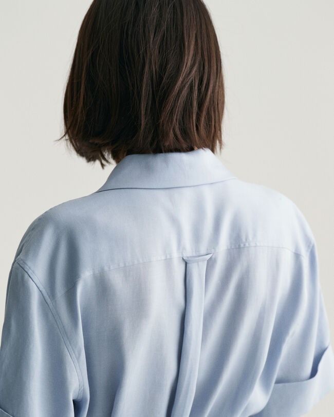 Vestido-camisa de manga curta com bolsos