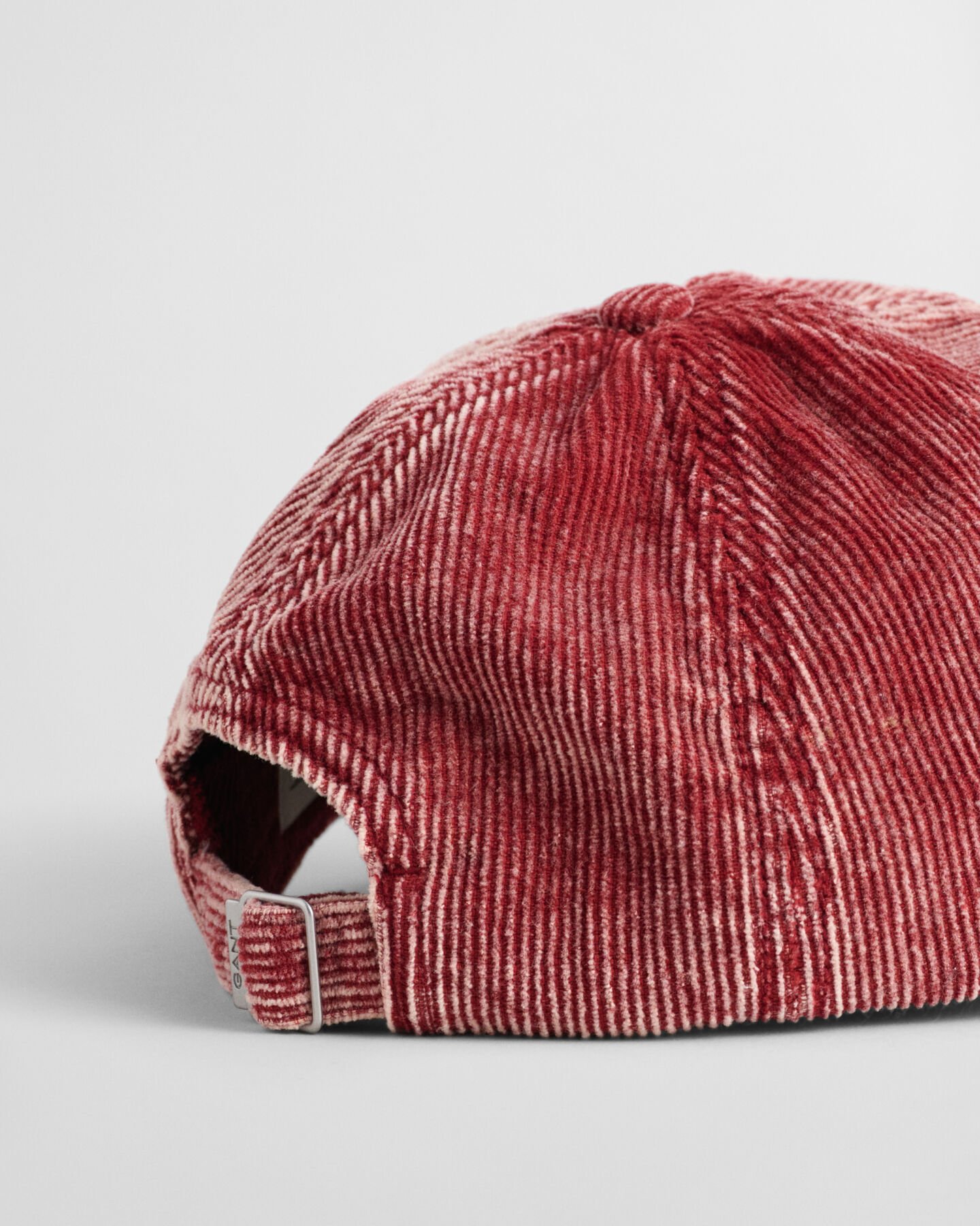 Boné em bombazina com lavagem e emblema G