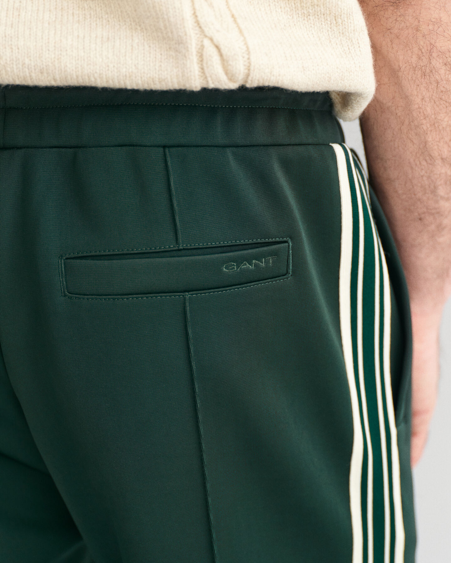 Cal&ccedil;as de fato de treino