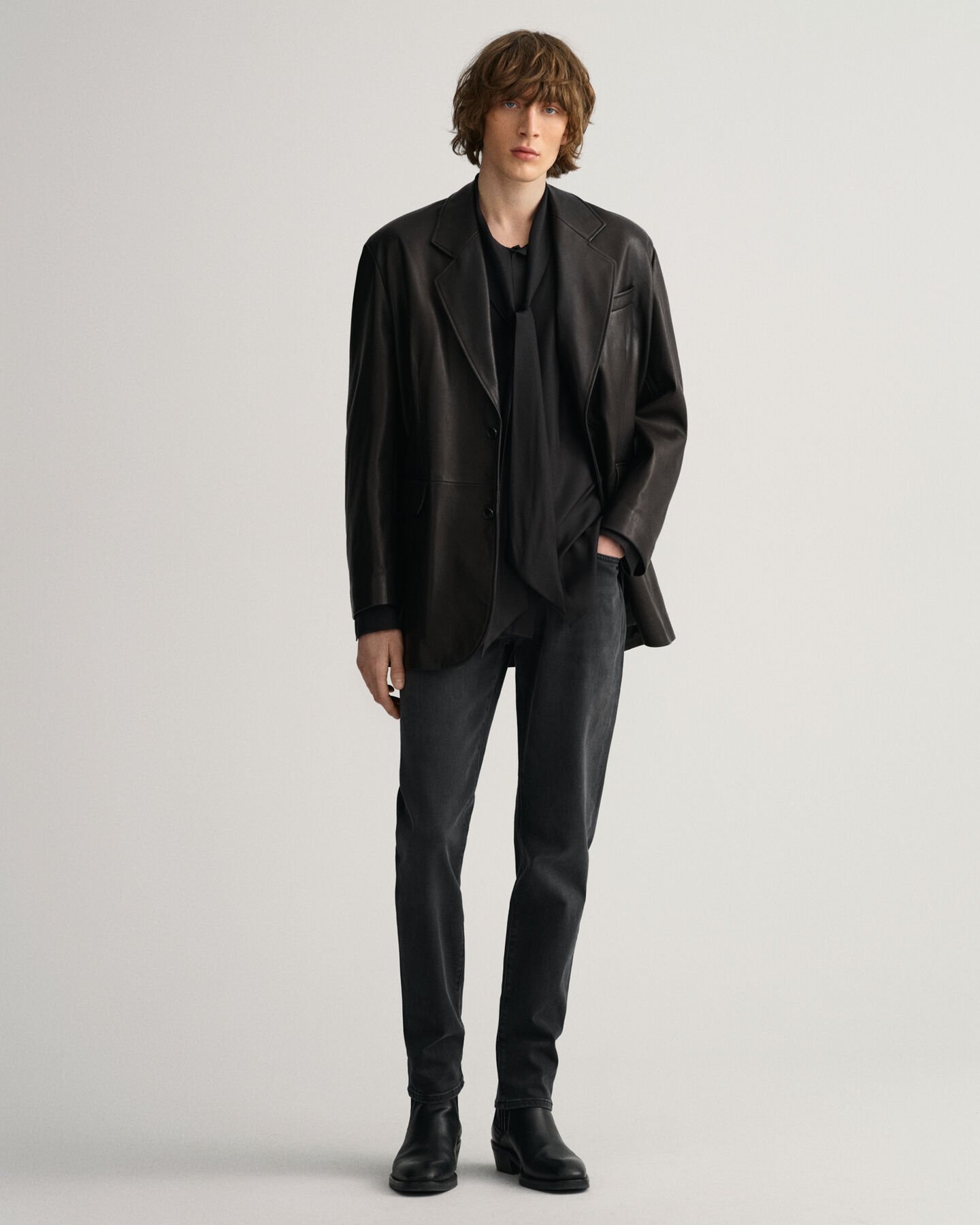 Camisa lisa com laço slim fit