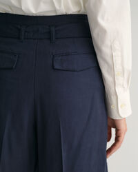 Cal&ccedil;&otilde;es com cinto relaxed fit