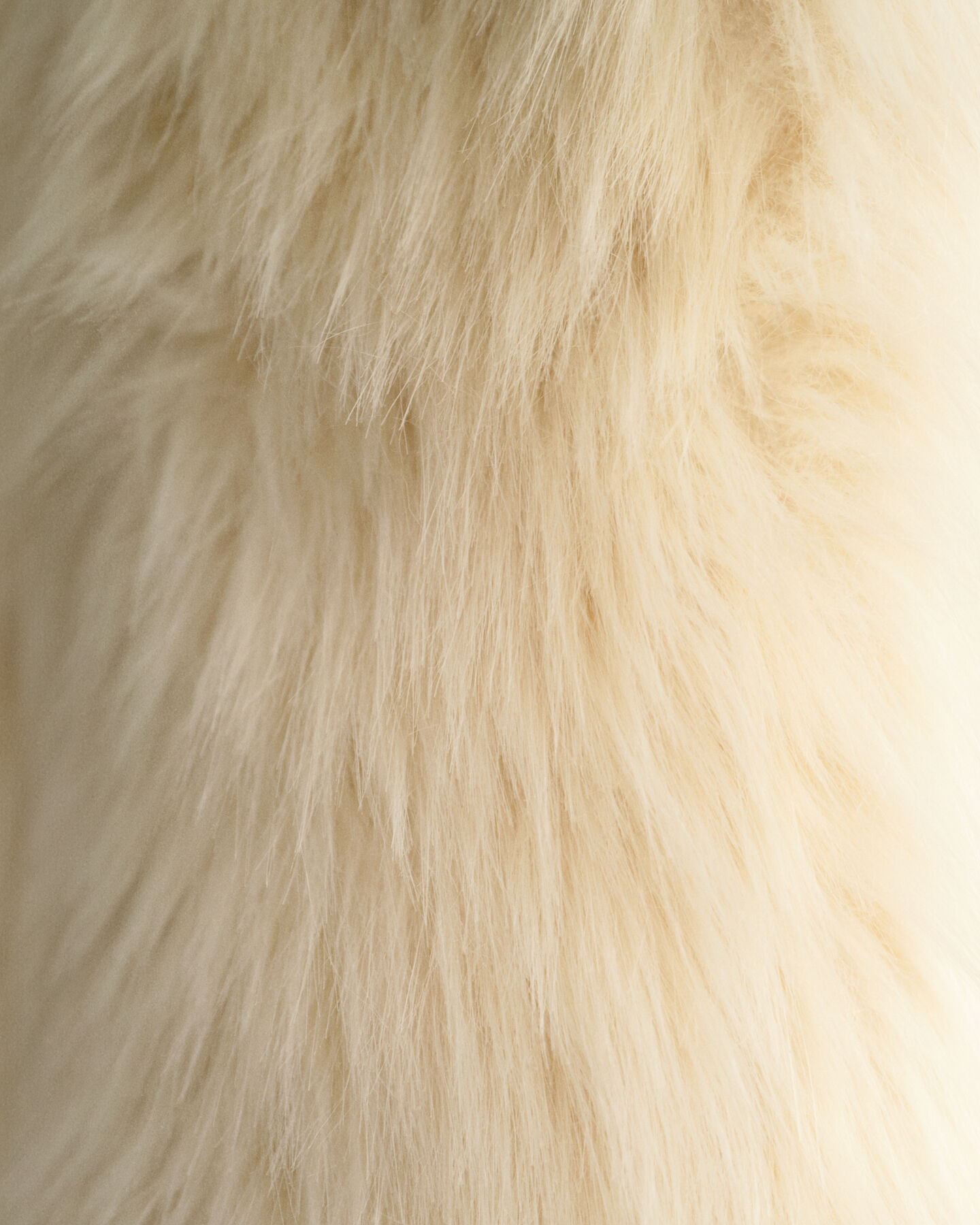 Sobretudo em pelo falso