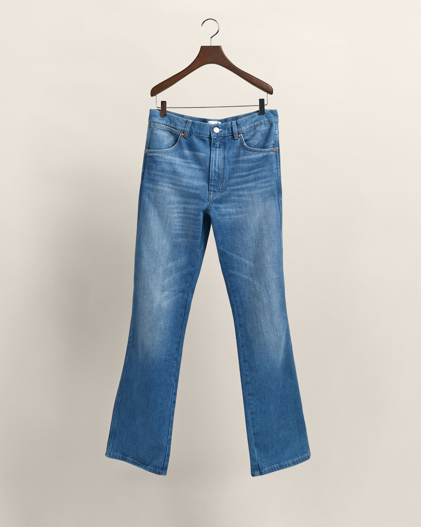 Calças de ganga Bootcut Wrangler x GANT