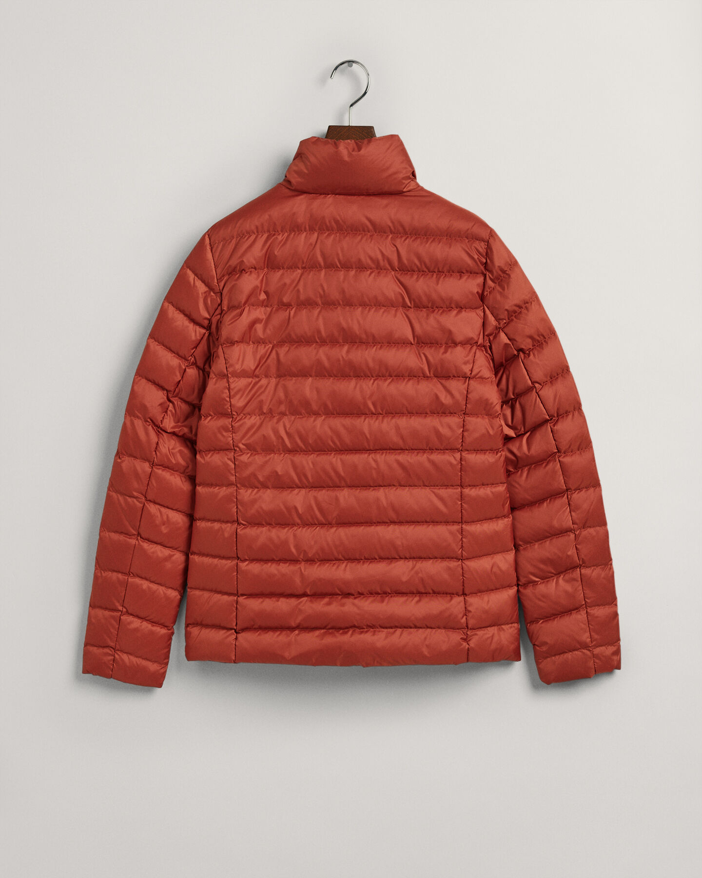 Blus&atilde;o de penas leve