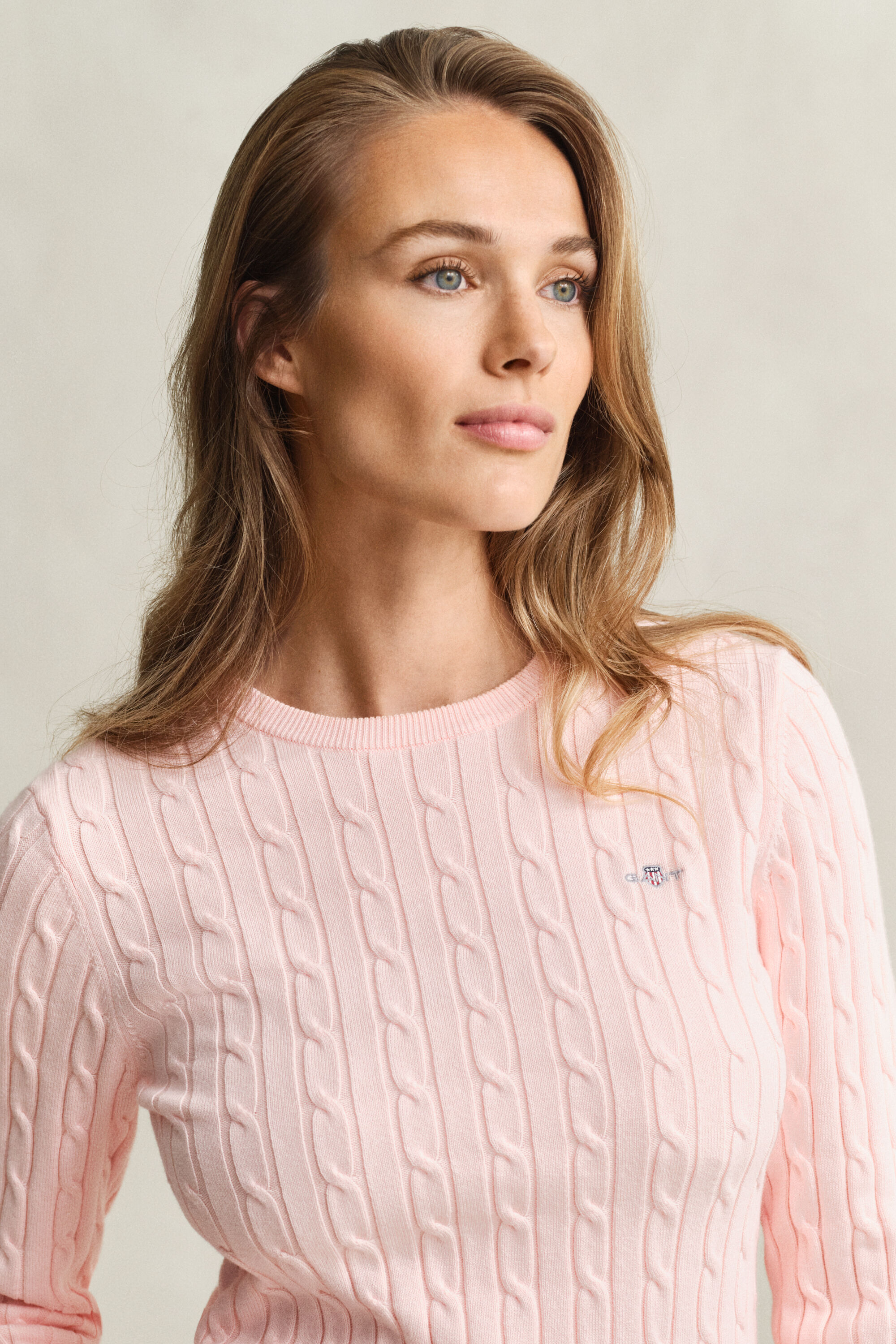 Camisola de malha entrançada com decote redondo