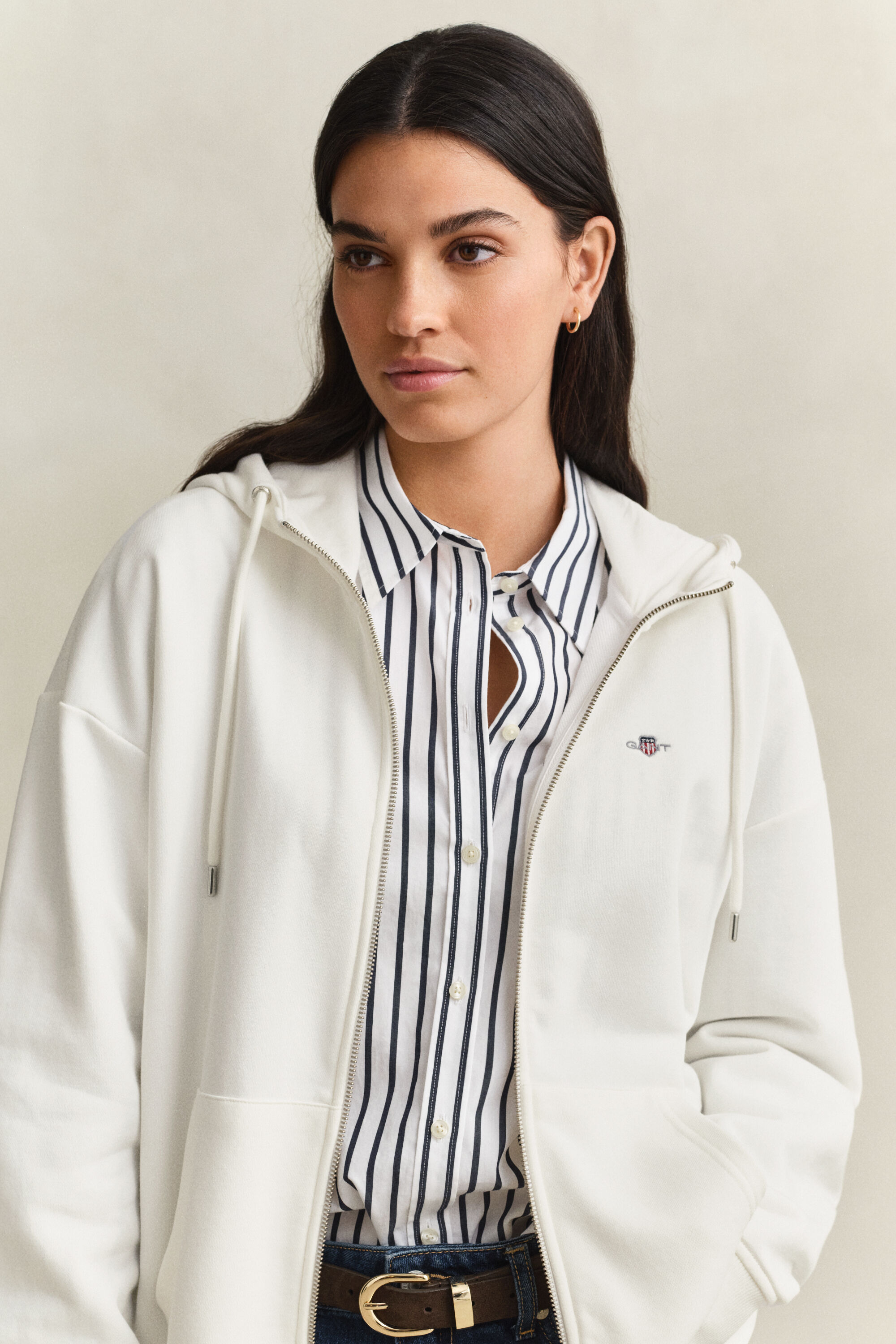 Sweatshirt com capuz e fecho Shield