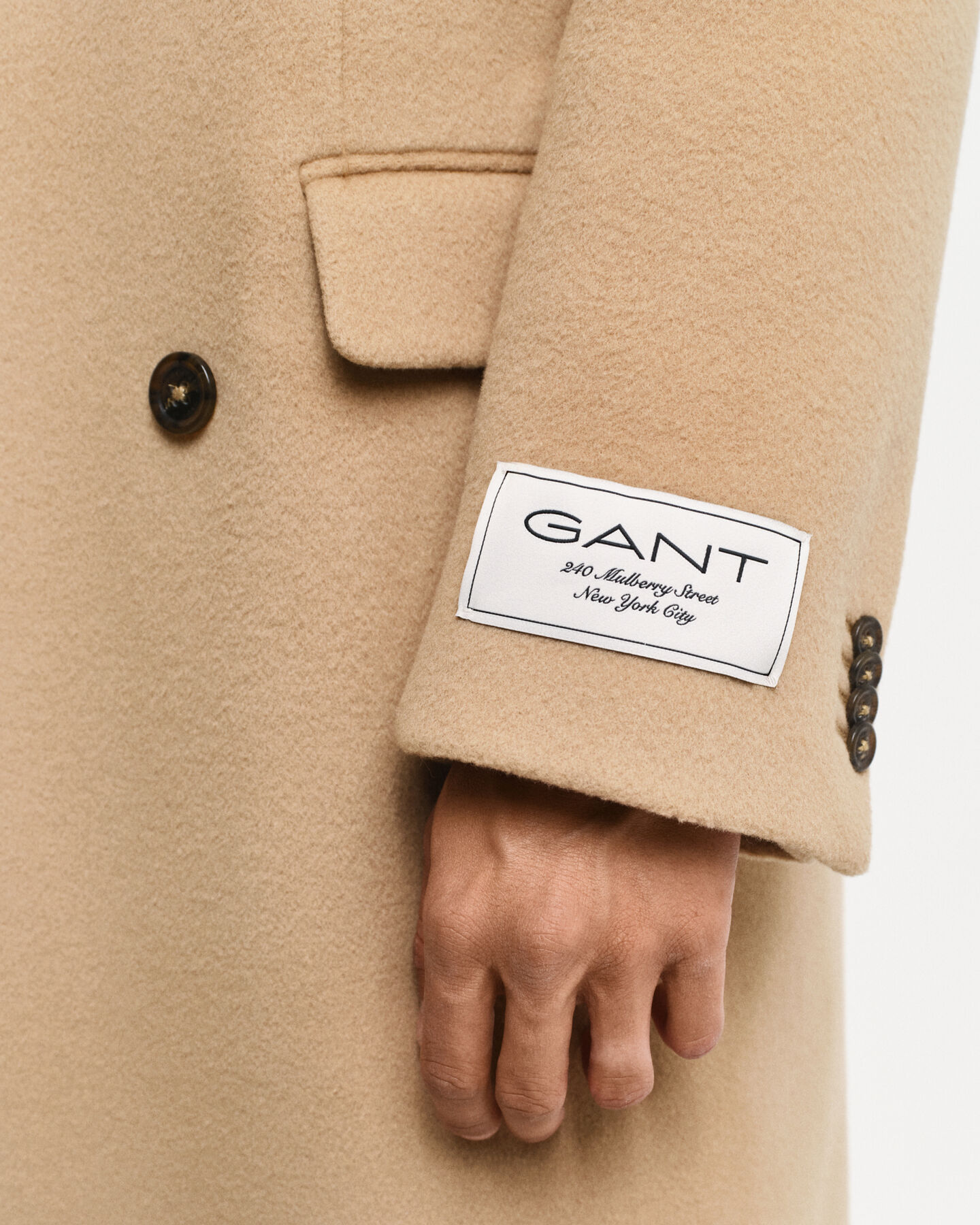 Sobretudo em lã com frente de trespasse