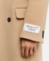 Sobretudo em lã com frente de trespasse