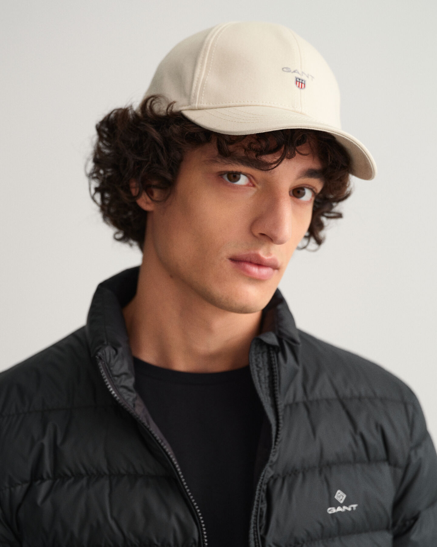 Boné alto em sarja de algodão