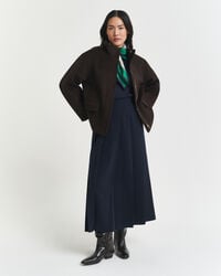 Casaco curto em lã com fecho de correr