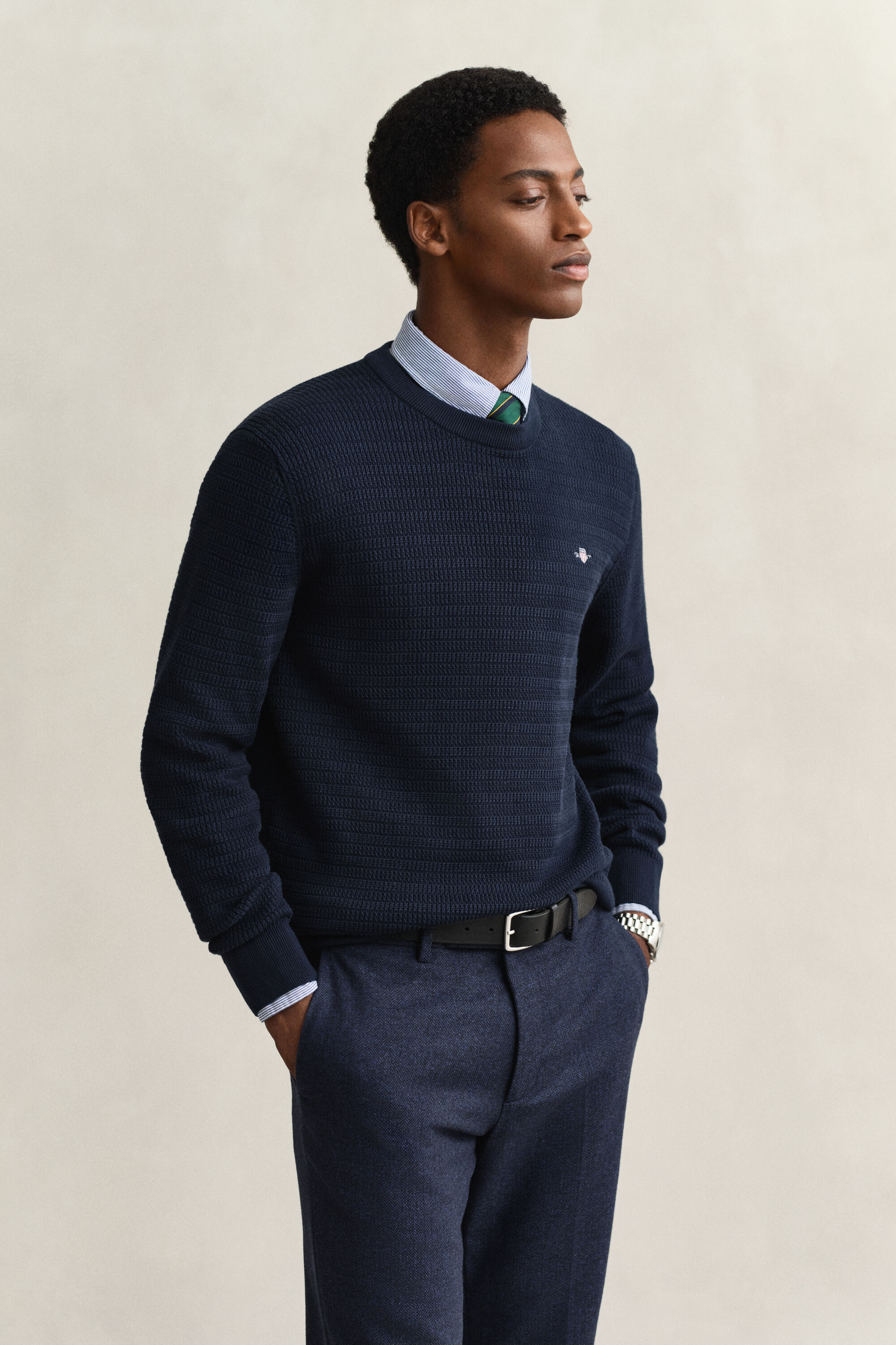 Camisola em mini malha entrançada com decote redondo