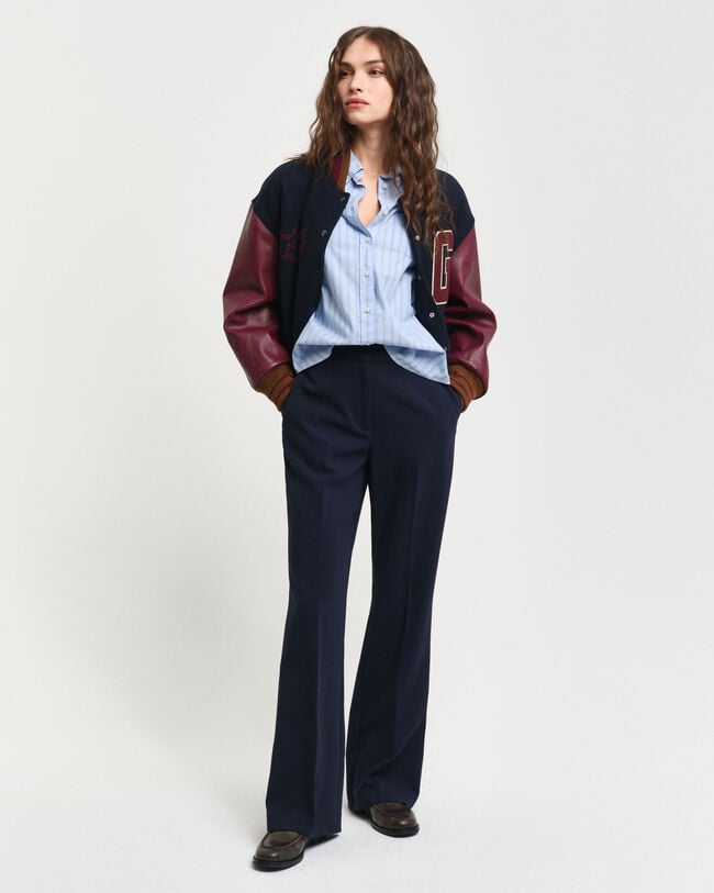 Calças evasê slim fit