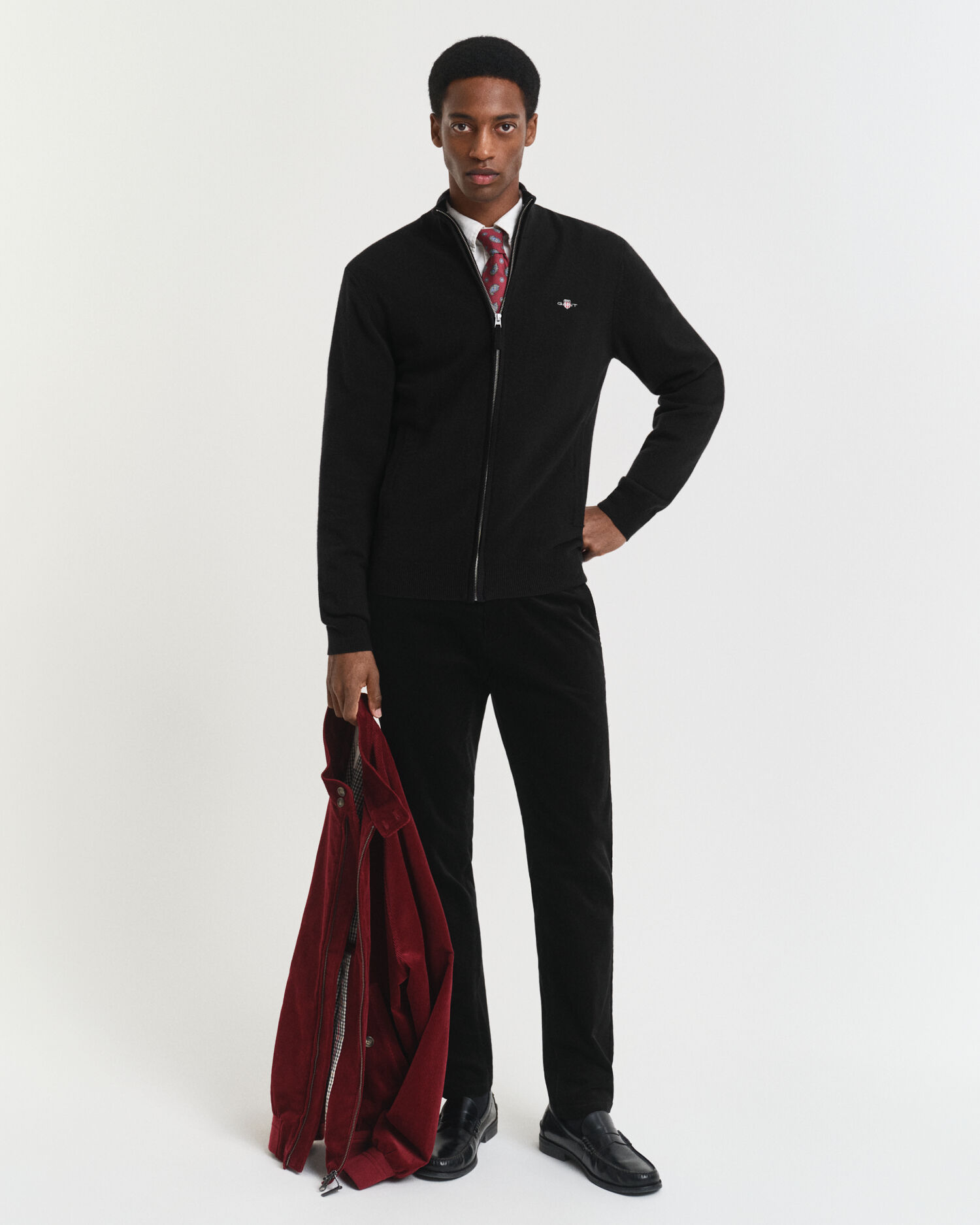 Calças chino em bombazina slim fit