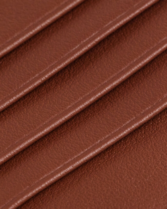 Porta-cartões em pele com fecho de correr