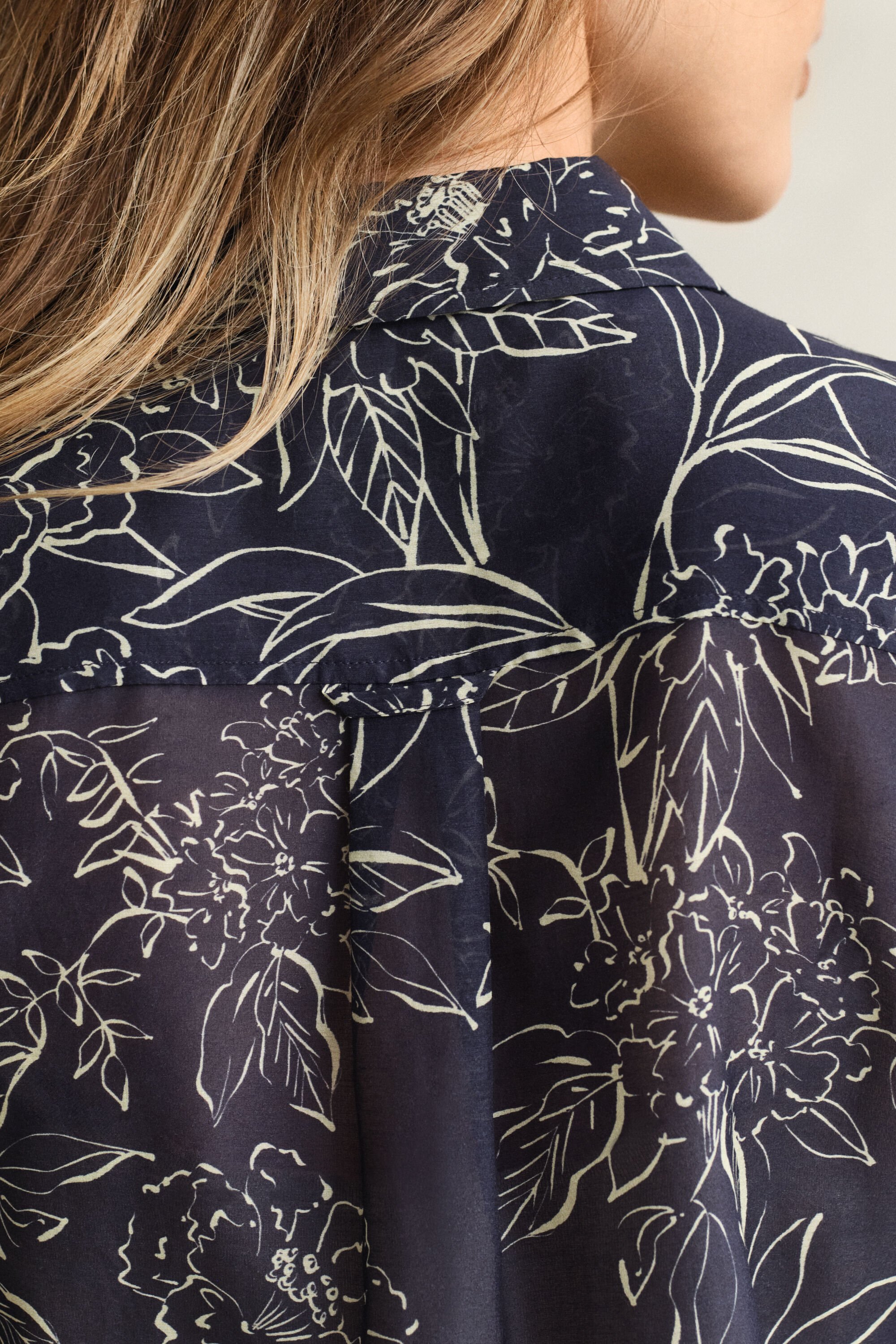 Camisa em seda e algodão com estampado Floral corte normal