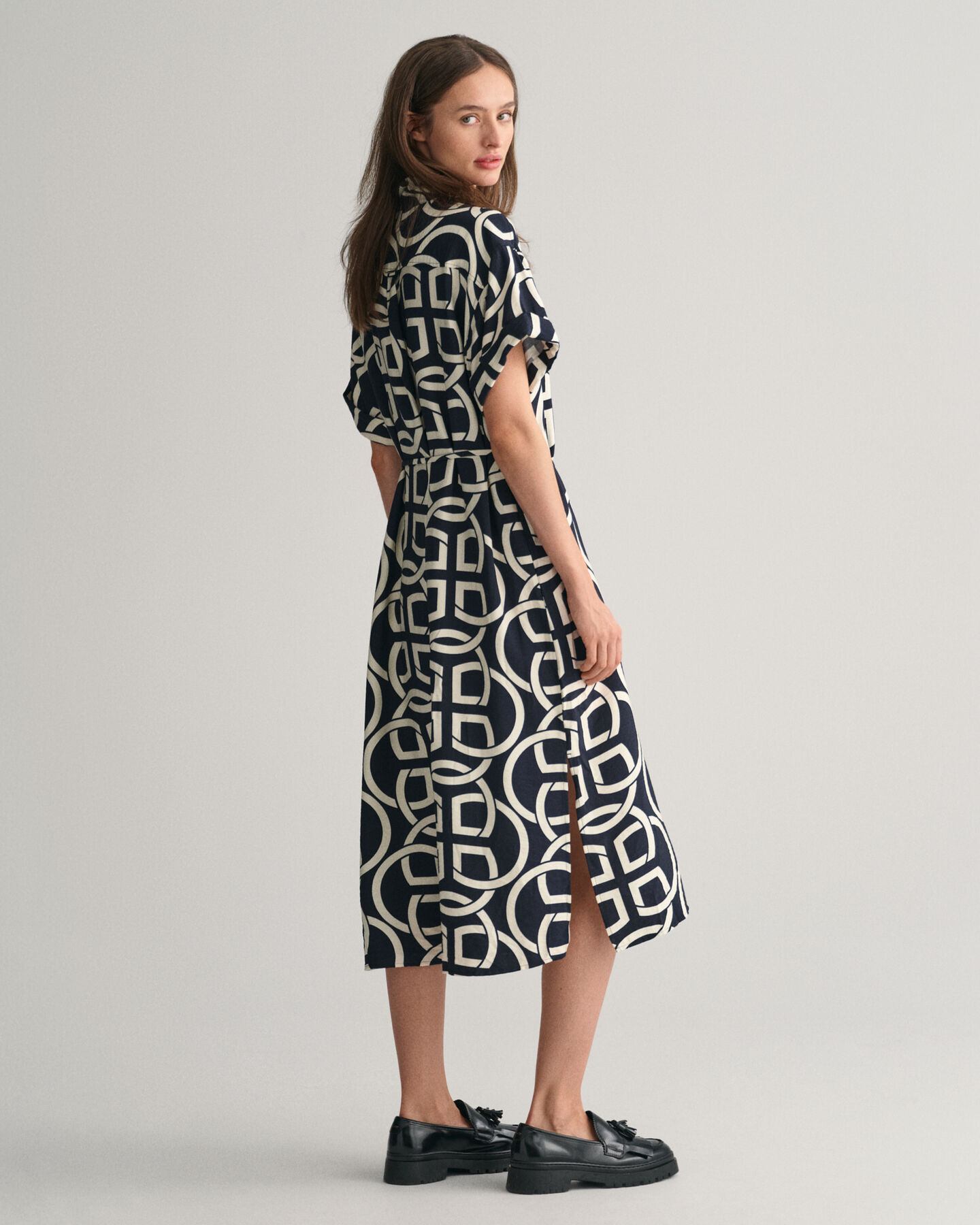 Cafetã de manga curta com estampado Monogram