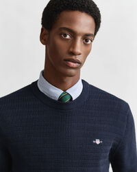 Camisola em mini malha entrançada com decote redondo