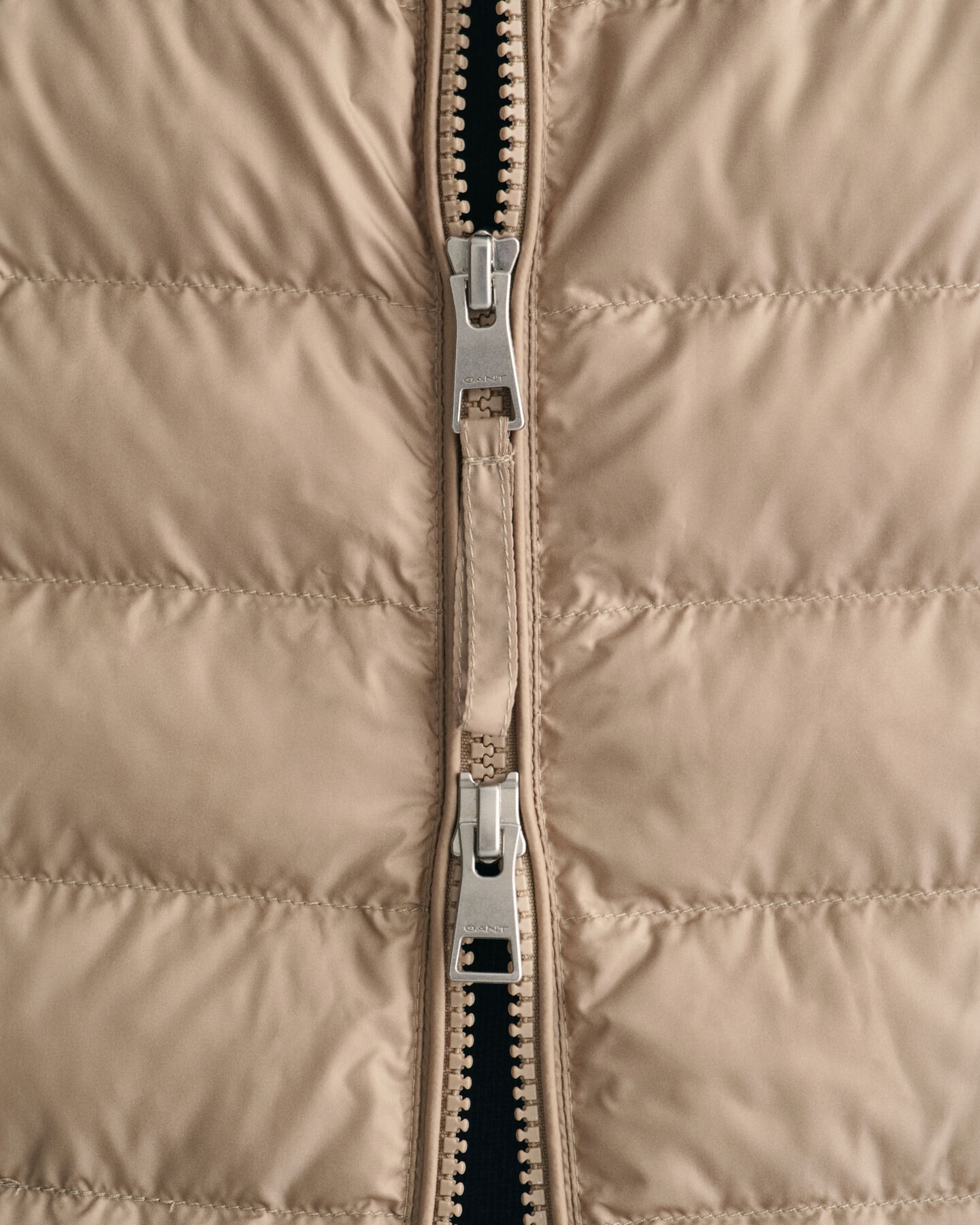 Casaco bomber acolchoado leve