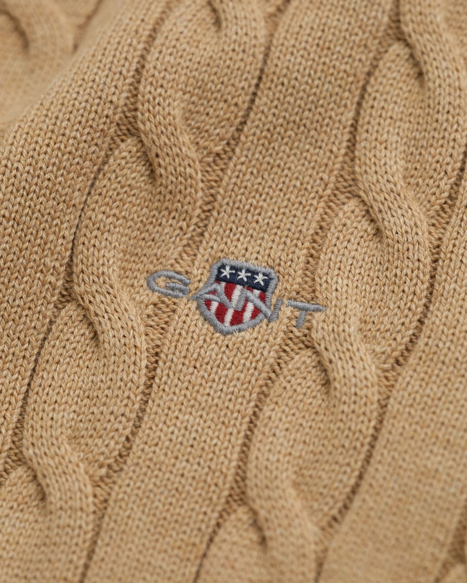 Camisola de gola alta em malha entrançada de algodão