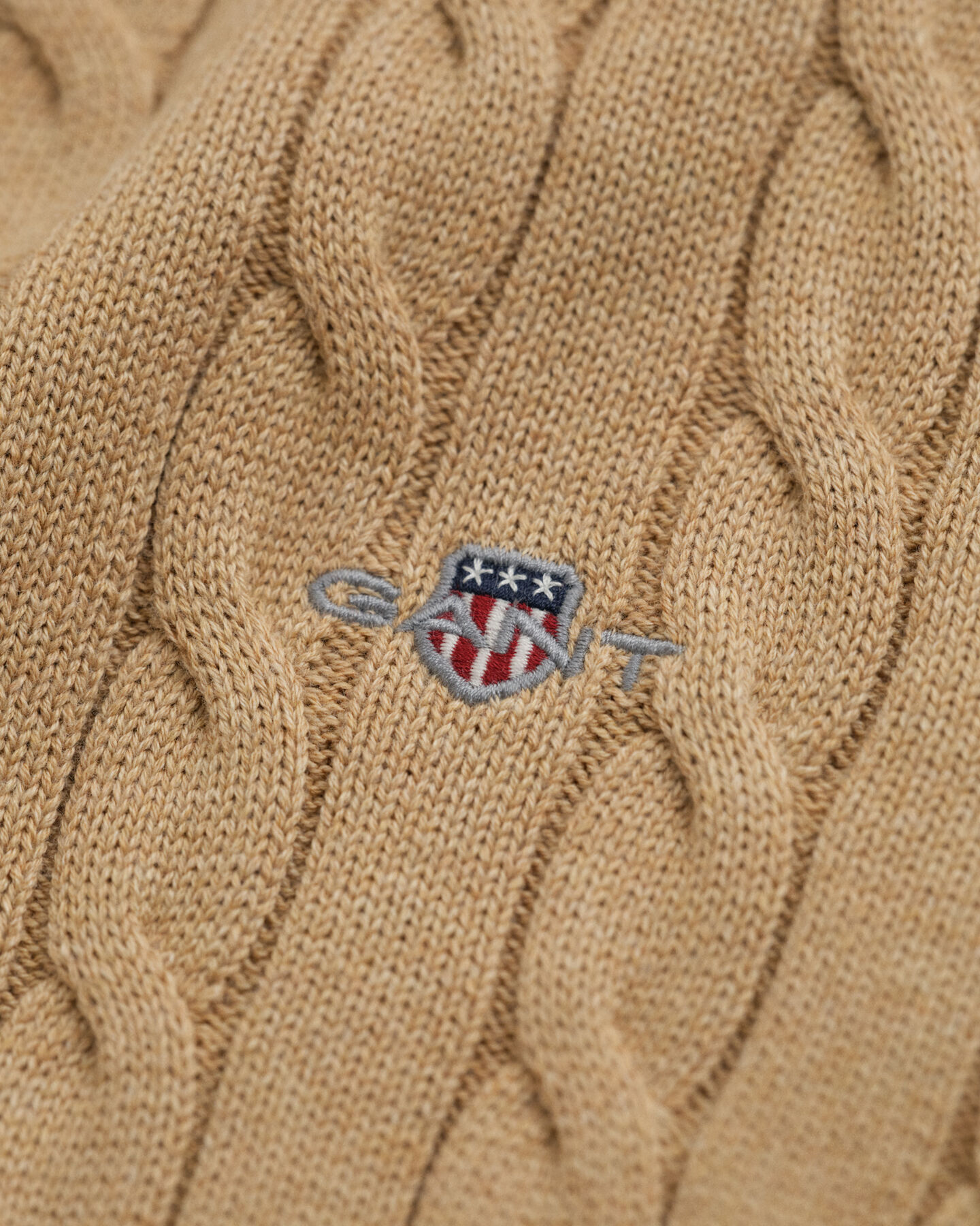 Camisola de gola alta em malha entrançada de algodão