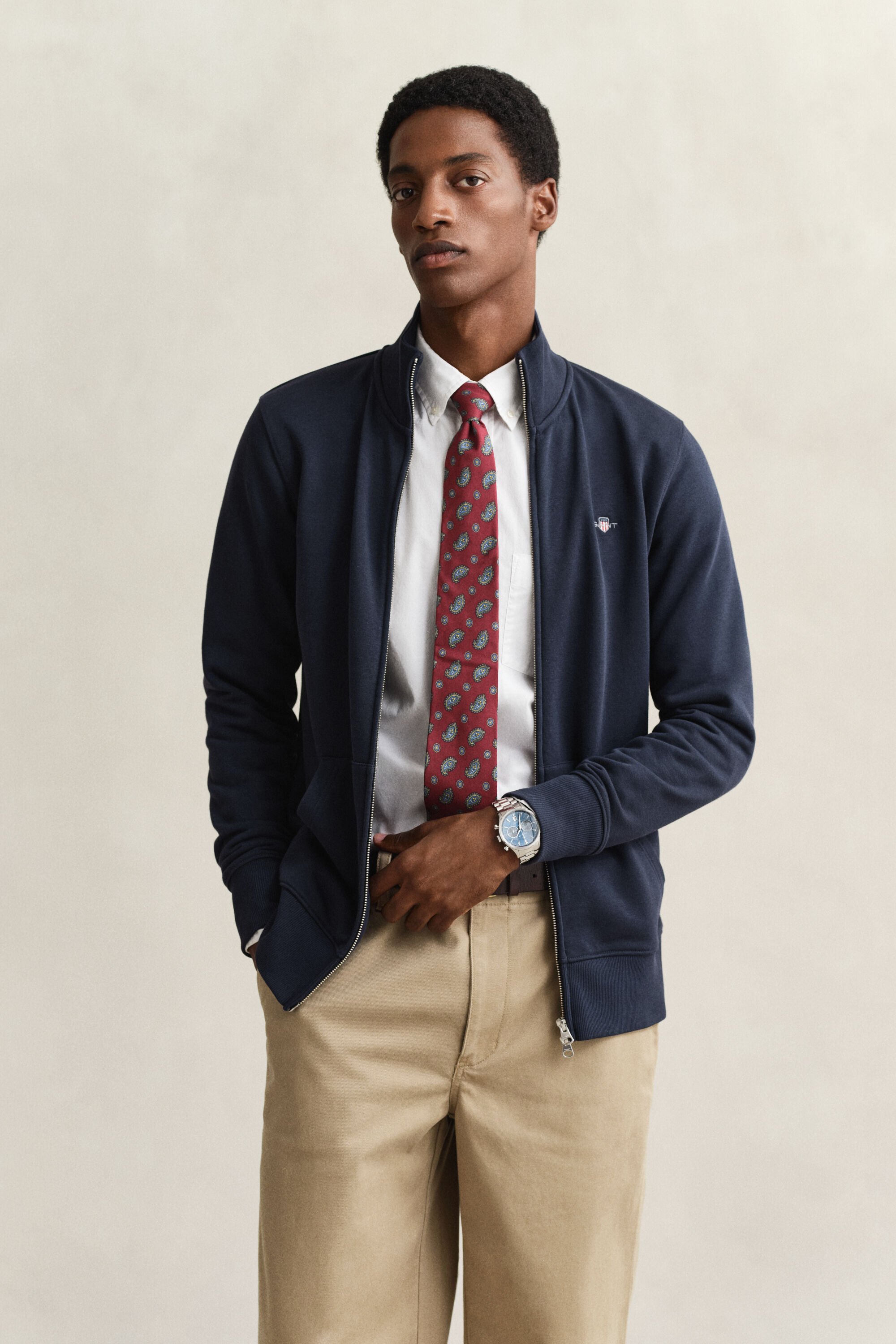 Sweatshirt com capuz e fecho de correr Shield