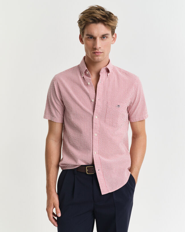 Camisa Seersucker de manga curta às riscas regular fit