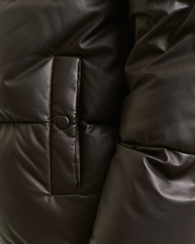 Blusão acolchoado em pele com penas de ganso