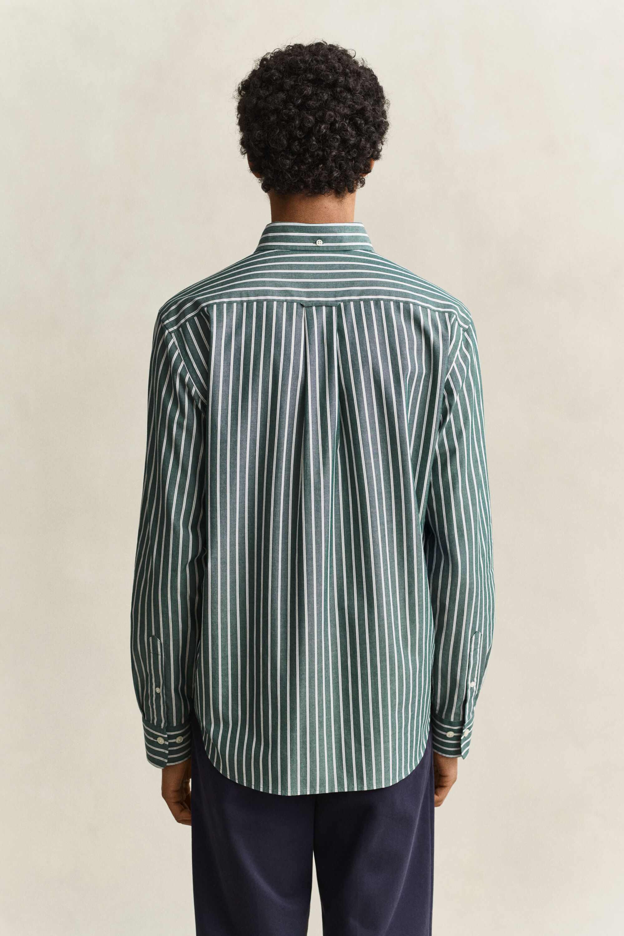 Camisa em popelina às riscas