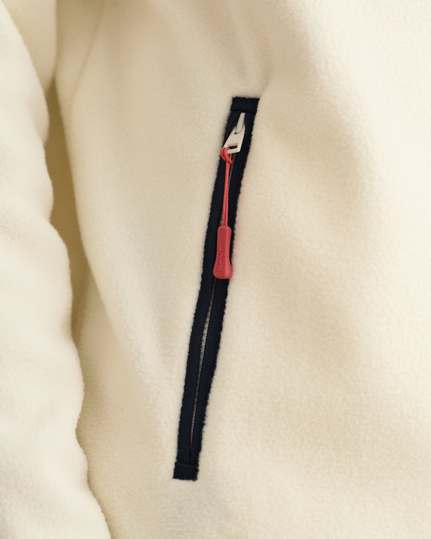 Pulover com meio fecho em lã cardada leve