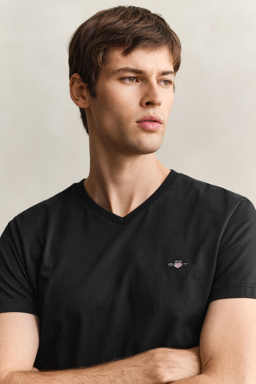 T-shirt com decote em V Shield slim fit