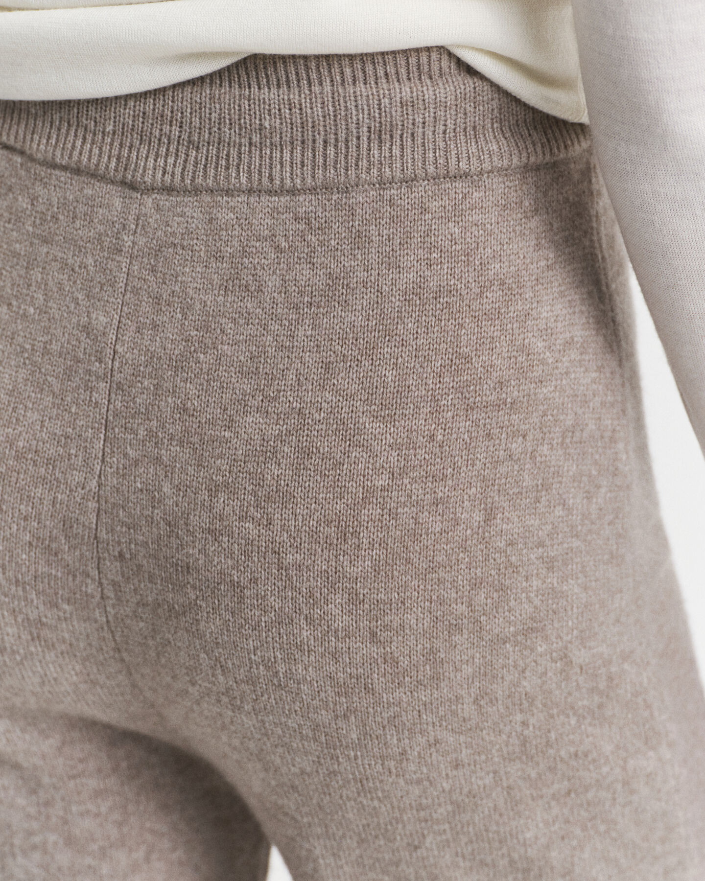 Calças em malha de lã