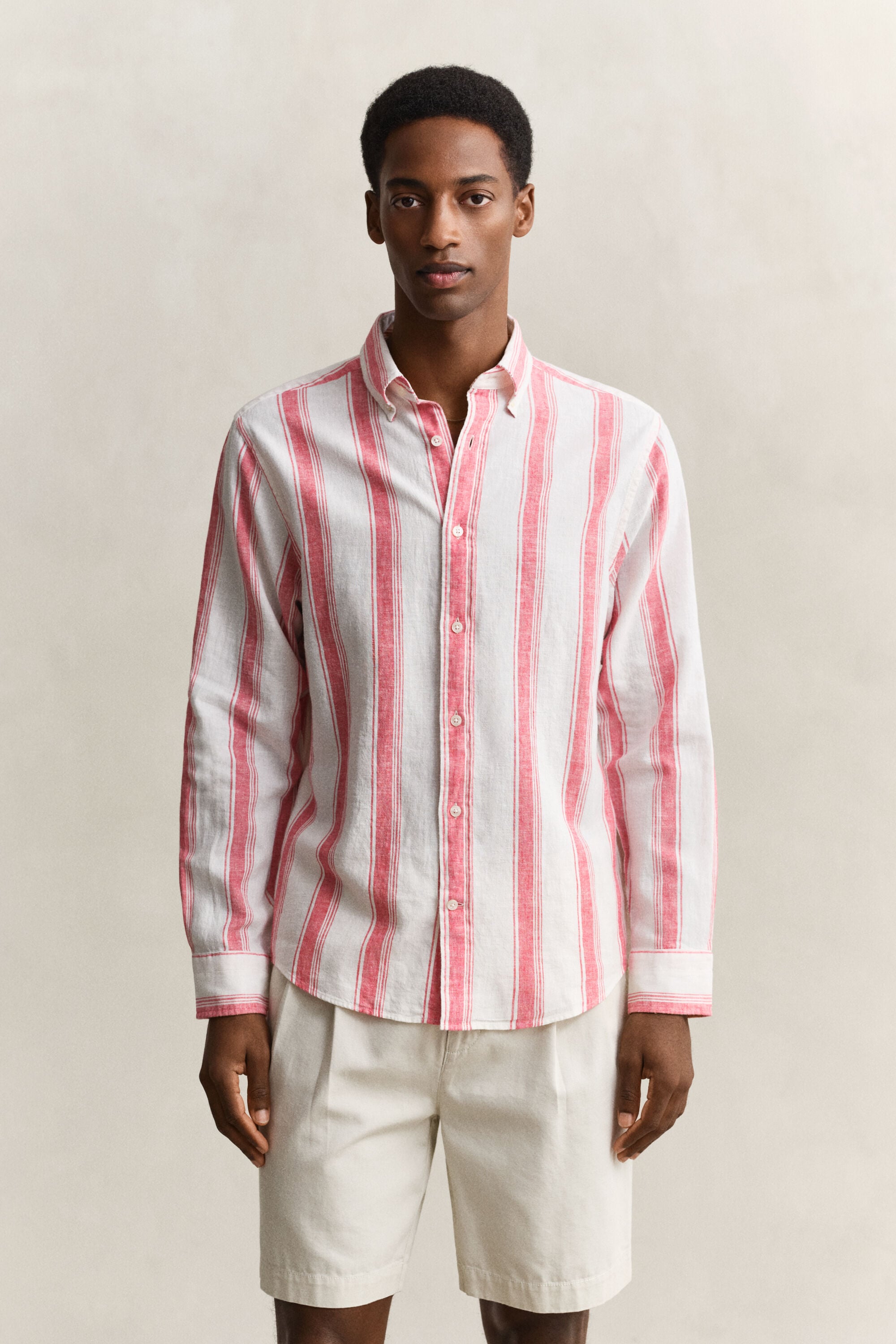 Camisa em mistura de linho às riscas